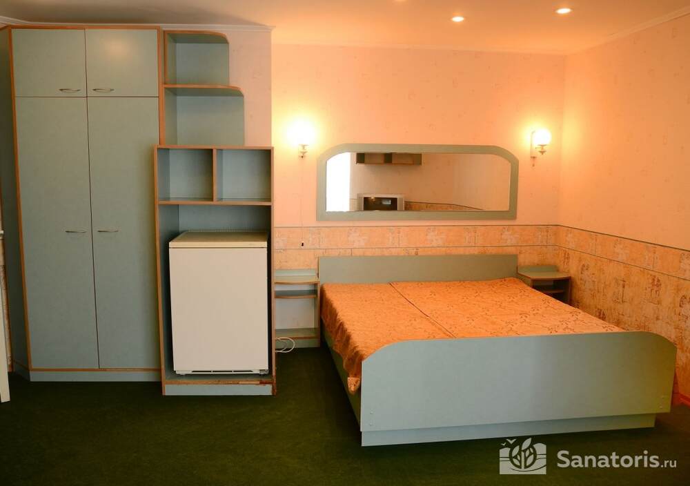 Джуниор Сюит