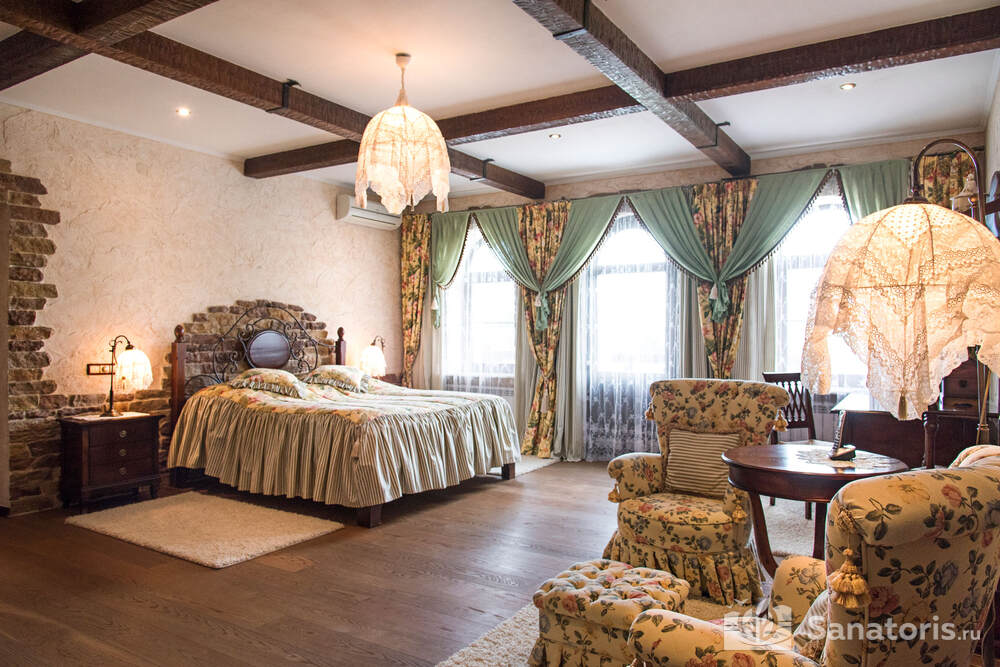 Крестовая гостиница