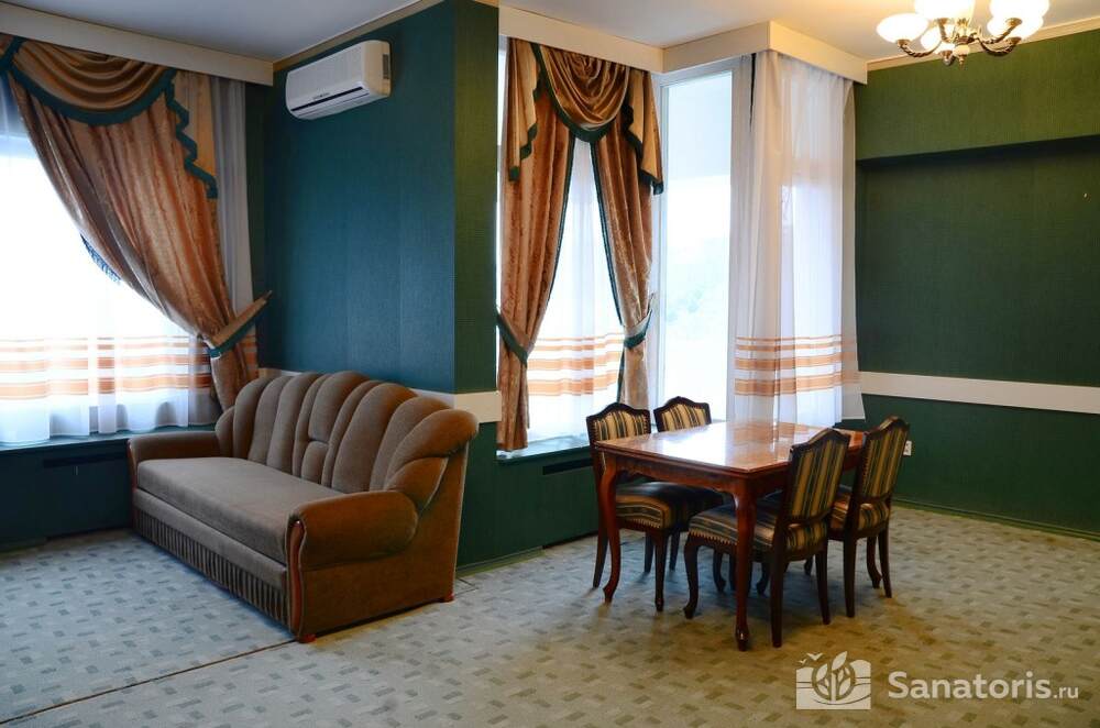 Трехкомнатный номер категории «люкс»