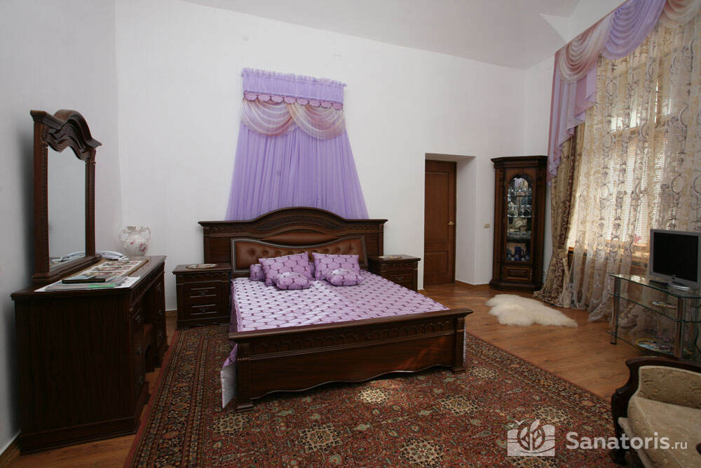 Джуниор Сюит