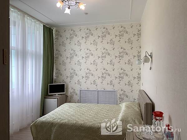 «Полулюкс»