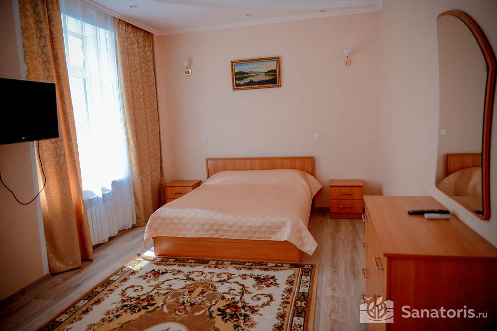 Джуниор Сюит