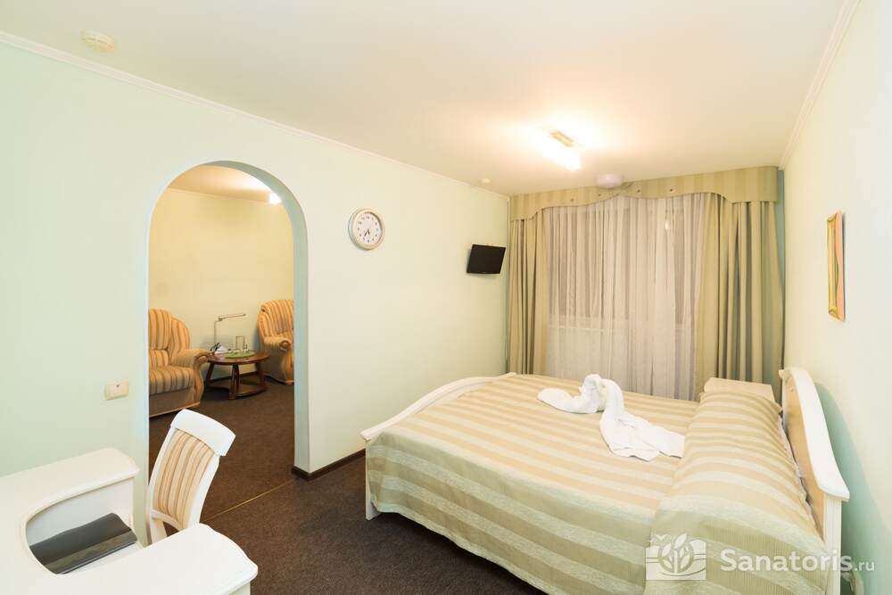 Двухкомнатный двухместный номер Люкс в 1 корпусе