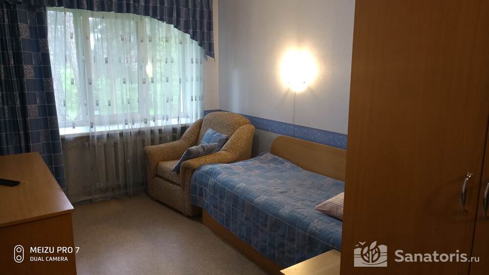  1-местный номер   (Т,У, Д + ТВ,ХЛ, чайник)	