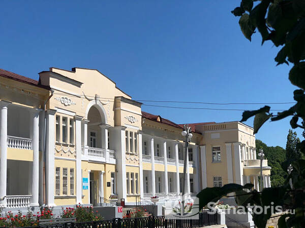 Октябрьское ущелье