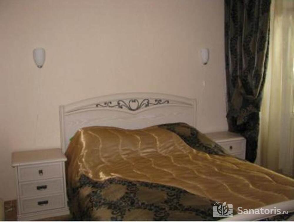 "ДЖУНИОР СЮИТ" (325, 326, 327, 425, 426, 427)