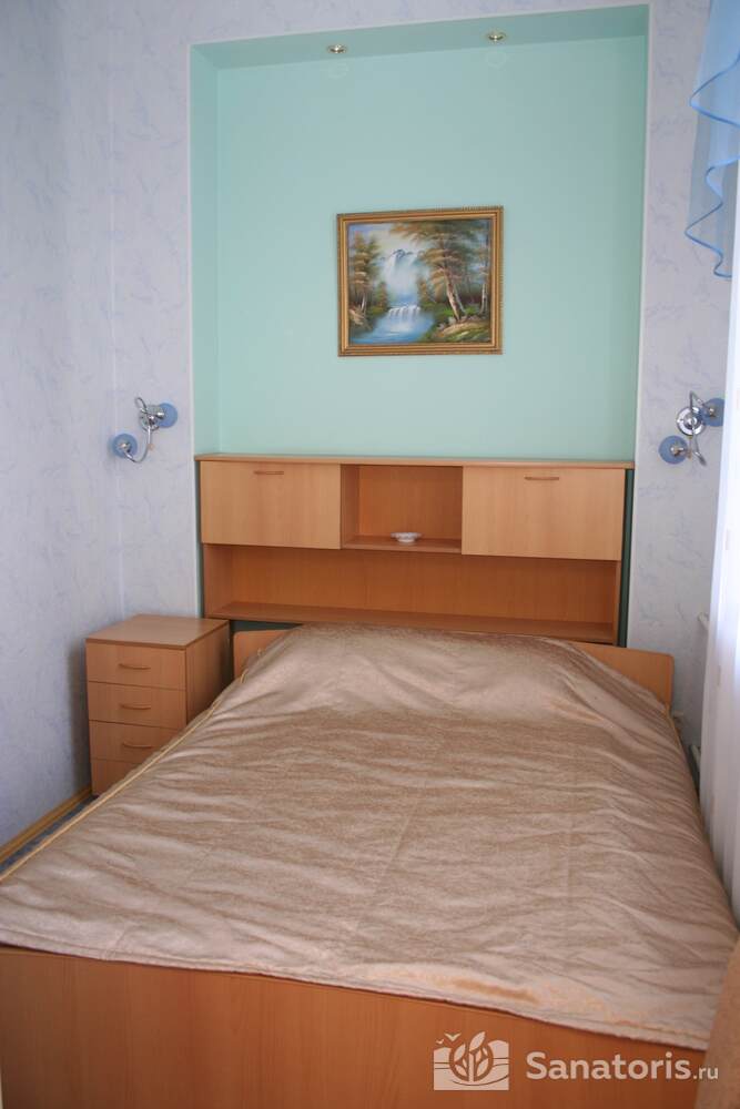 Полулюкс одноместный (есть чайник, мини-холодильник)