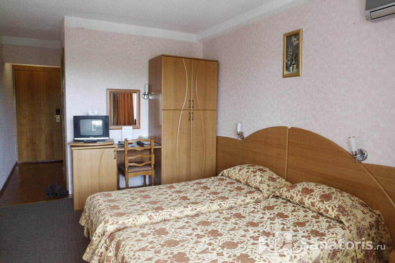 Эконом 2-х местный с балконом корпус Молодежный