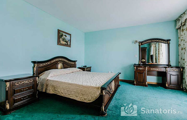 Люкс DBL двухкомнатный двухместный с кухней