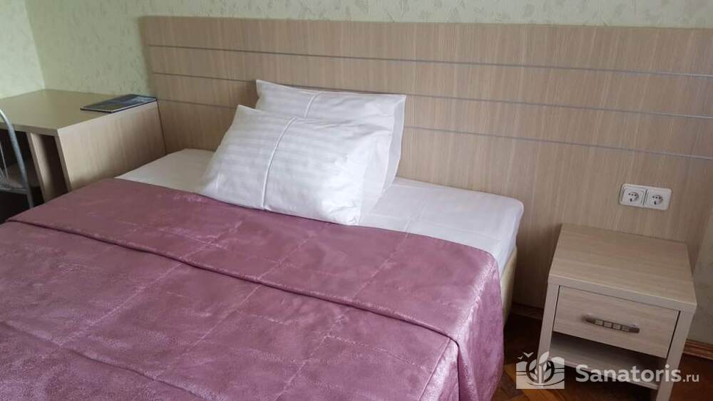 Номера 1-но комнатные 1-но местные 5 -этаж без кондиционера