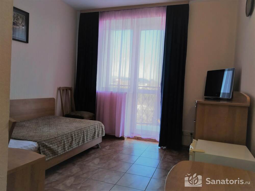 Стандарт 1-местный "В" (с балконом)