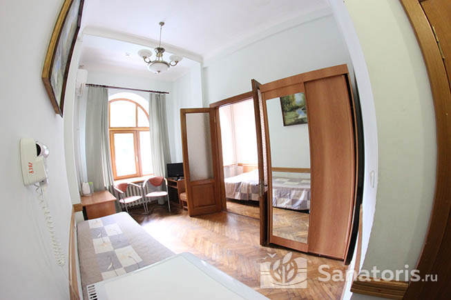 Двухместный двухкомнатный семейный номер (Корпус 1)