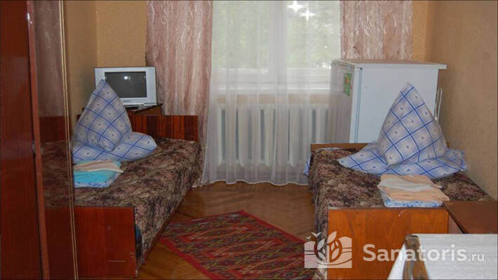 Двухместный однокомнатный номер без удобств 