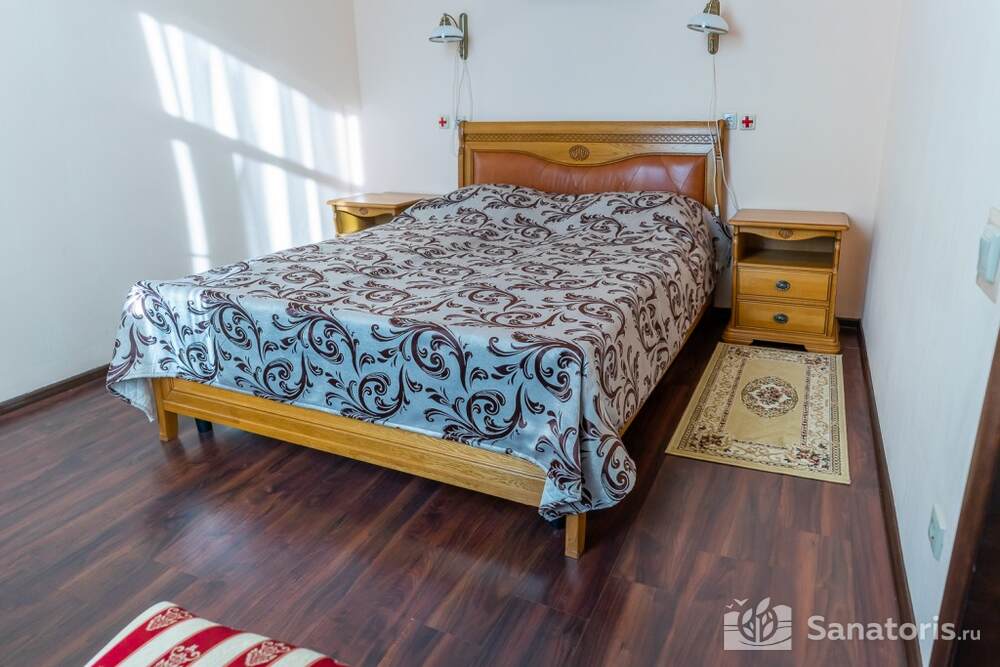 2-местный 2-комнатный «люкс» № 221, 223, 323, 321, 421, 423