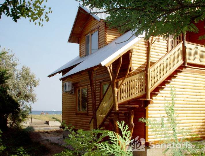 3-х комнатный номер на 1 этаже Деревянный коттедж