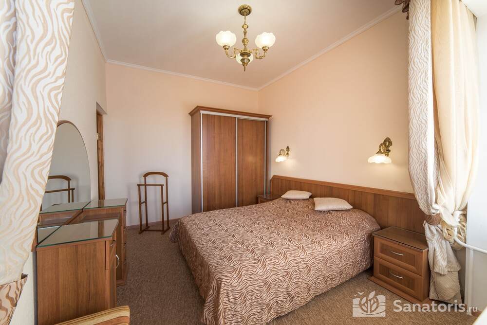 Двухместный номер 1-й категории двухкомнатный (№ 325, 425, 525)