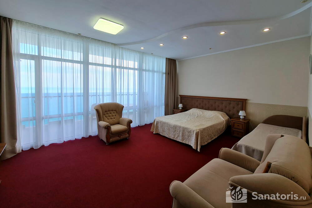 Главный корпус Полулюкс