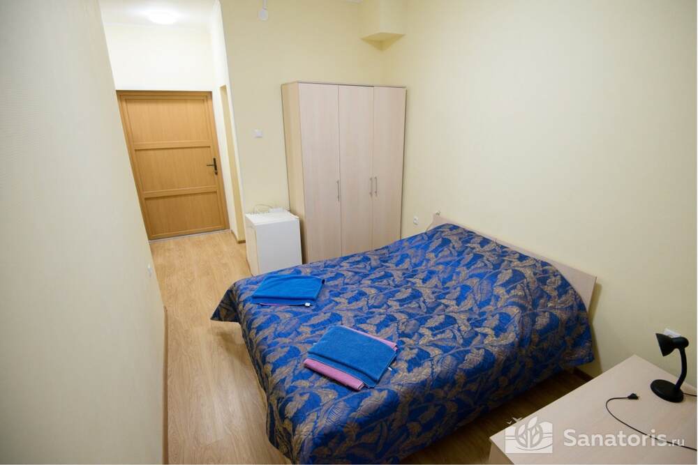 Двухместный однокомнатный номер c частичными удобствами