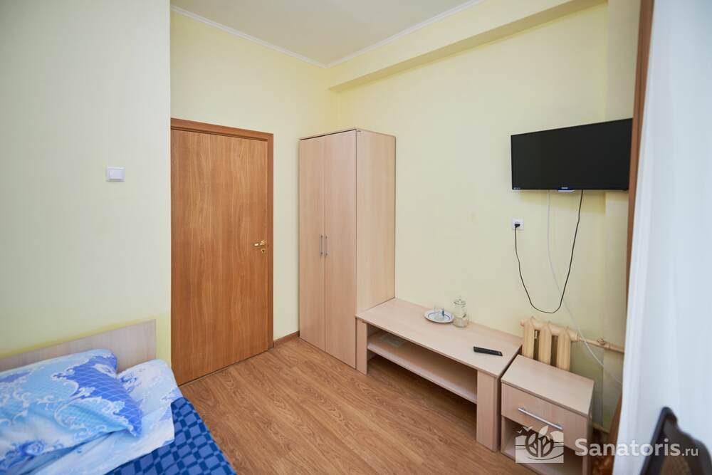 Одноместный однокомнатный номер с частичными удобствами