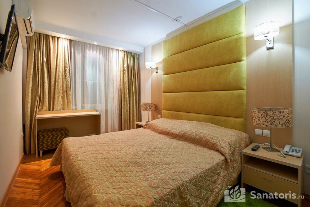 Джуниор сюит 2-местный 2-комнатный (коттедж №1)