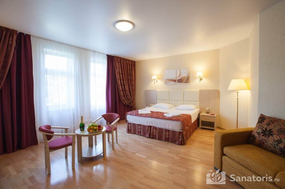 Студия с балконом