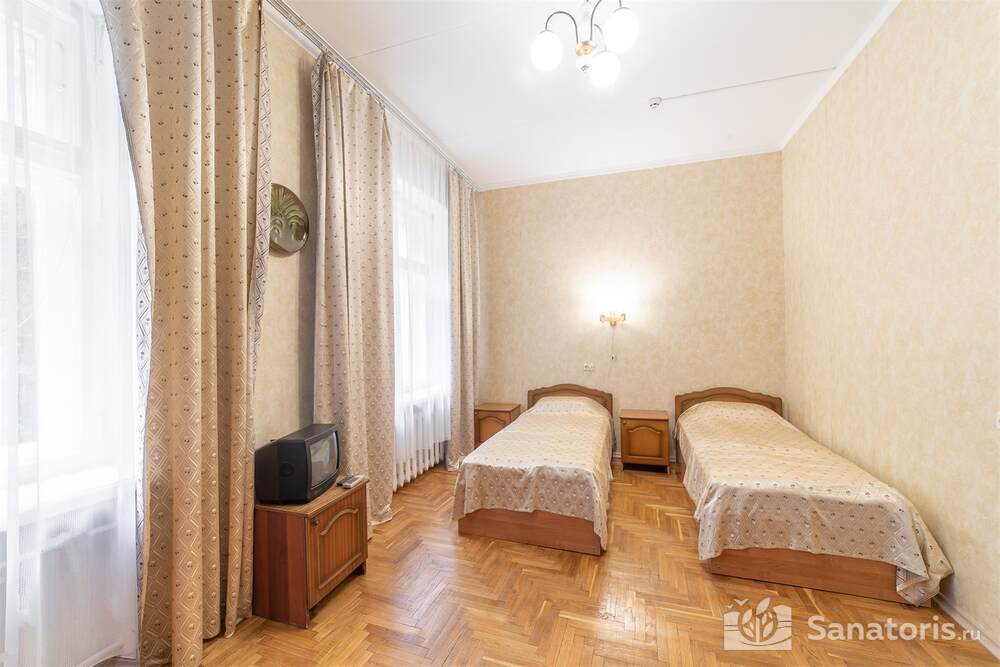 Полулюкс трехкомнатный трехместный(1 корпус)