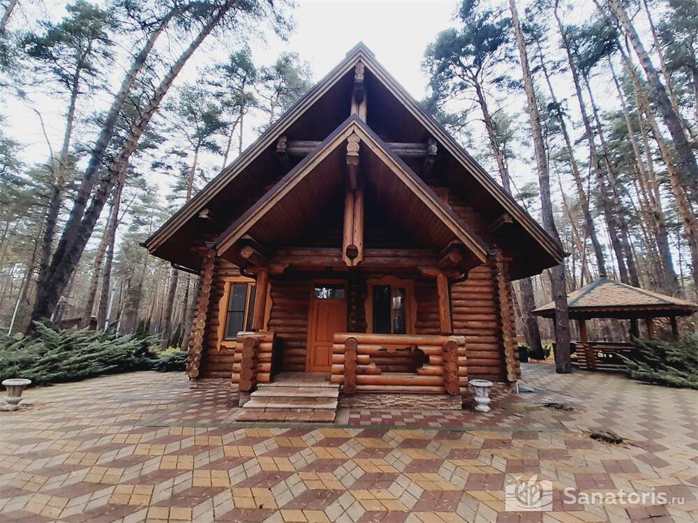 Коттедж сюит 8-местный деревянный сруб