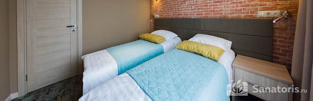 Люкс 2-х комнатный с видом на территорию