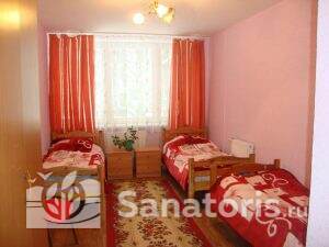 Трехместный