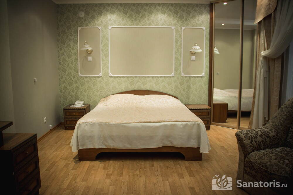 Повышенной комфортности 2-х местный трехкомнатный номер