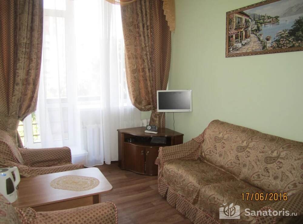 Одноместный номер со всеми удобствами (двухкомнатный) 	