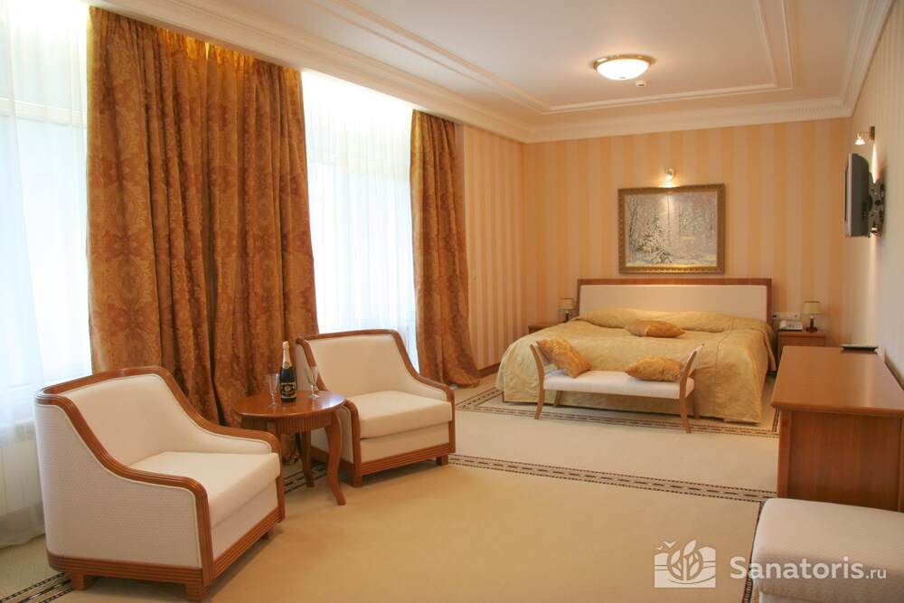 Трехкомнатный двухместный номер "сюит"