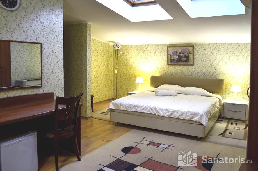 Коттедж 2 - Полулюкс 1-местный, 1 комнатный №5 (мансарда)