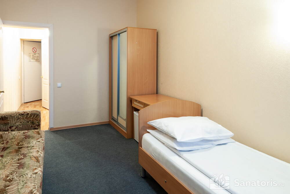 Стандартный одноместный однокомнатный номер (14 кв.м) Сапфир