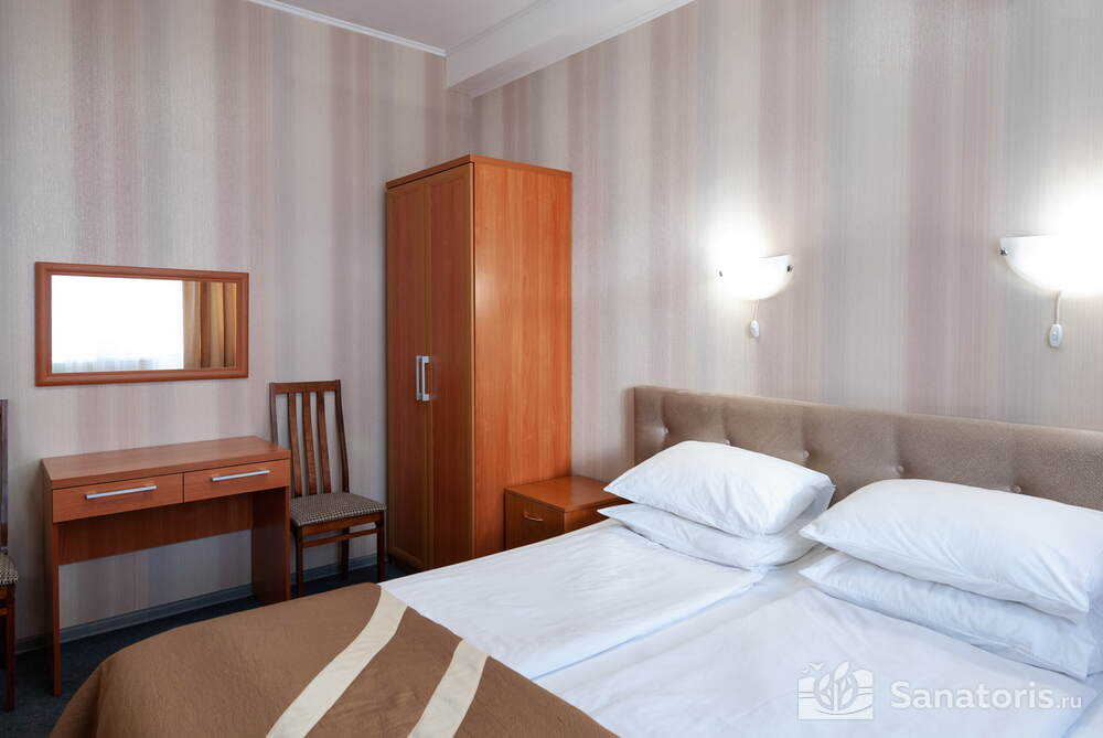 Двухкомнатный номер повышенной комфортности (24 кв.м) Гранат