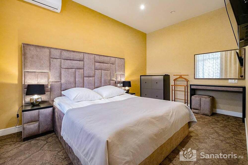 Джуниор сюит двухкомнатный