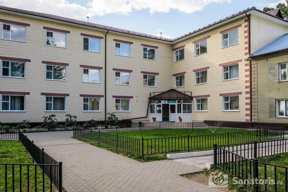 Краснозерский