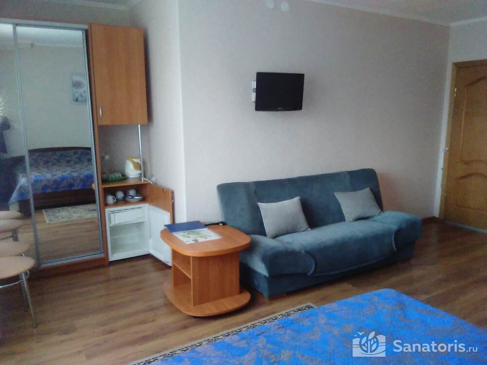 Трехместный 