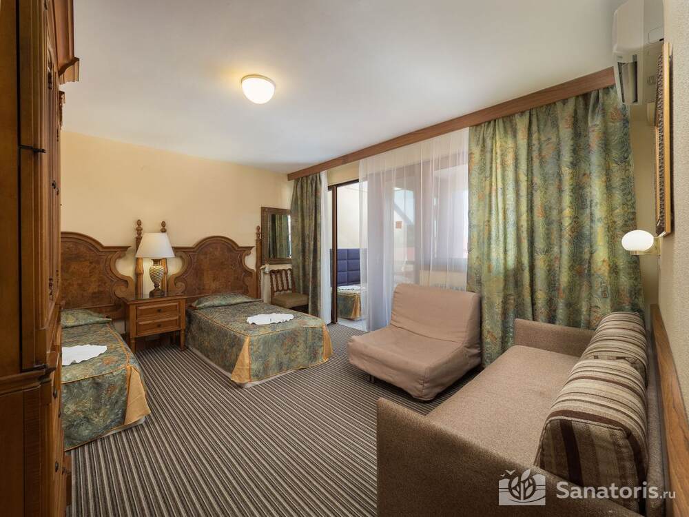 Трехместный стандарт с балконом