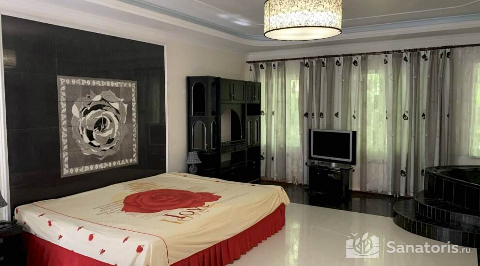 Гостевой семейный номер "Розовый сад"
