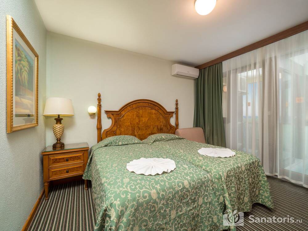 Четырехместный стандарт с балконом