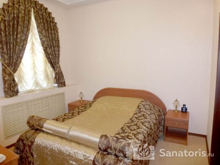 «Полулюкс»