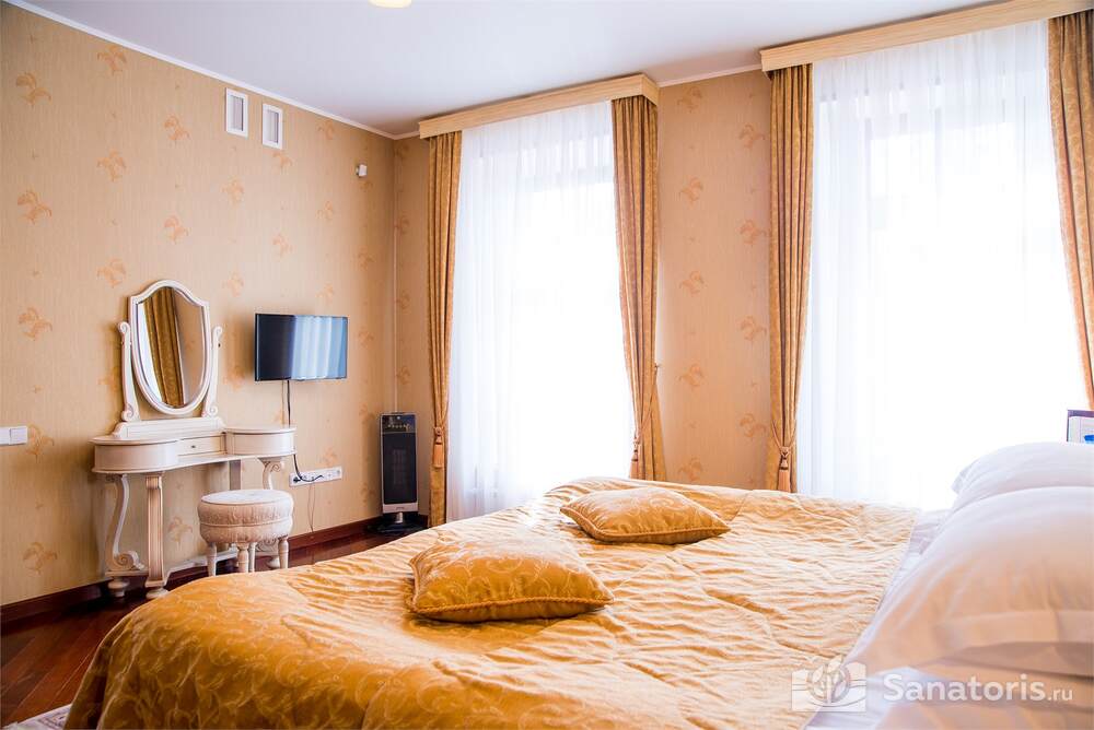 Царский Дом (4 номера категории люкс для двухместного размещения