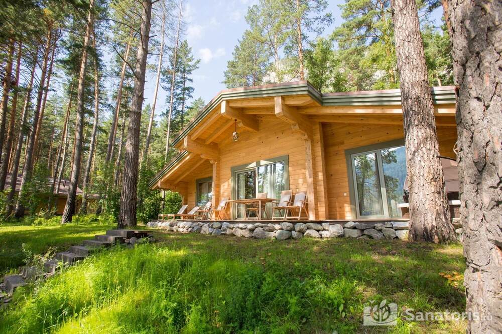 Фэмили Шале с видом на реку