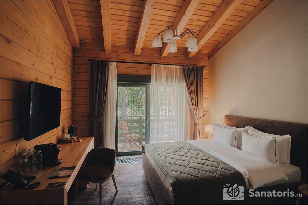 Номер Классик с двуспальной кроватью c видом на реку и террасой