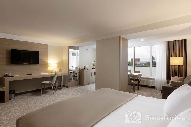 Полулюкс c балконом