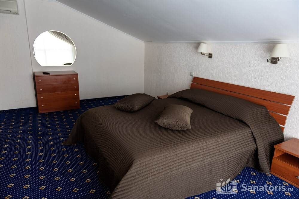 Люкс двухуровневый без вида на озеро (Отель «Alira Palace»)