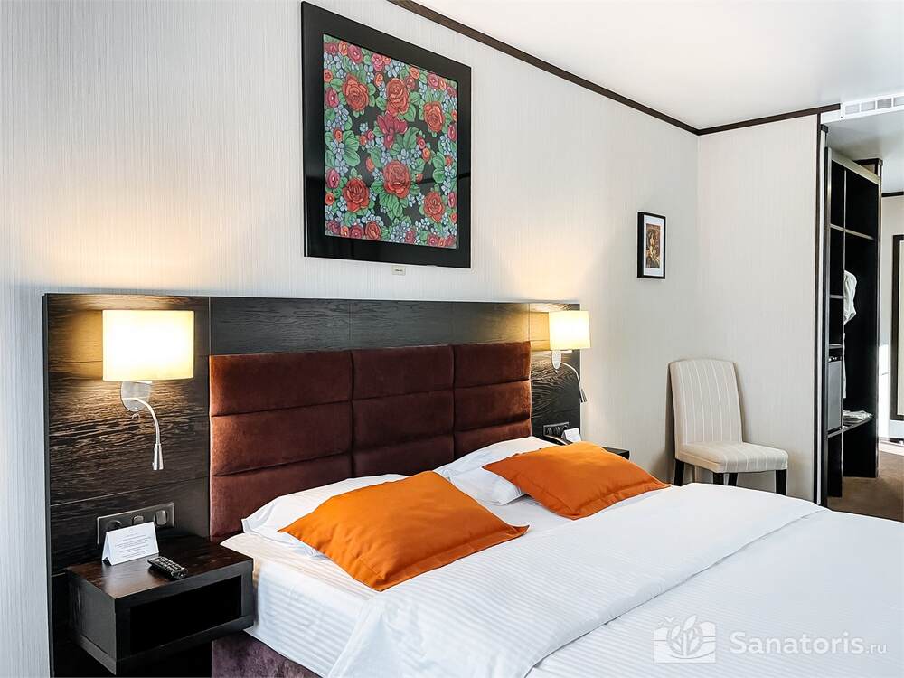 «Улучшенный» с одной большой кроватью