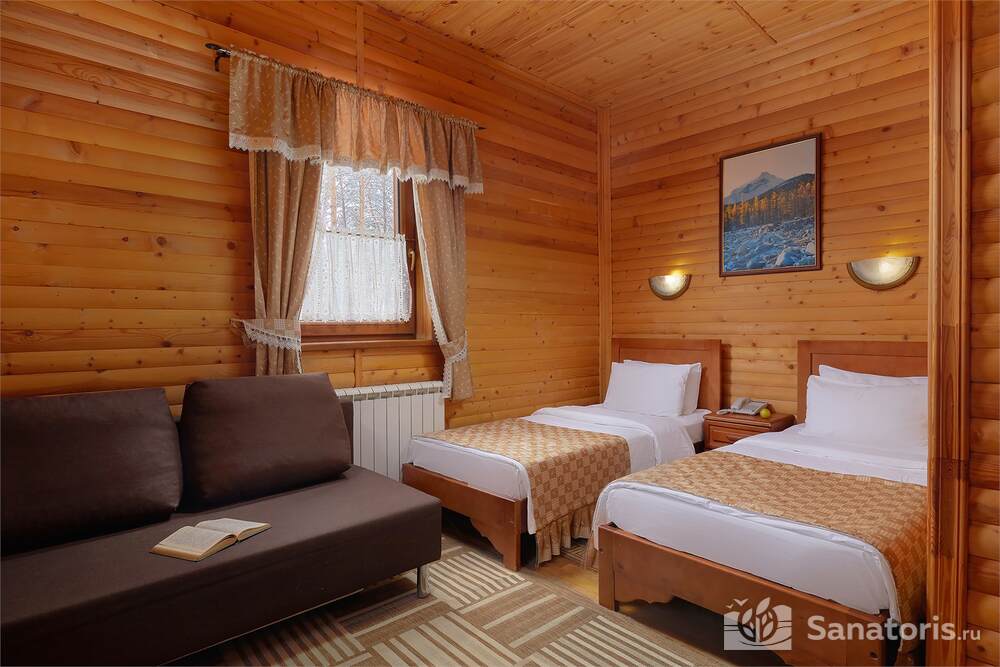 Стандарт с раздельными кроватями и диваном