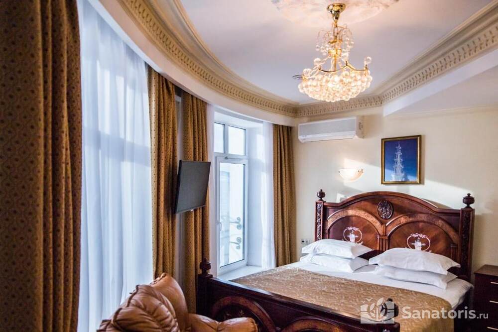 Джуниор Сюит